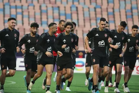 الخطيب يجتمع باللاعبين.. كواليس اليوم الأول في الأهلي بعد رحيل كولر